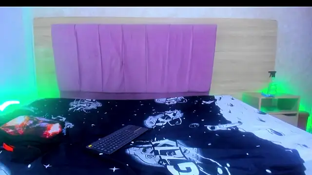 acoralivecm101's cam snapshot