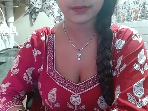 LovingPihu's cam snapshot