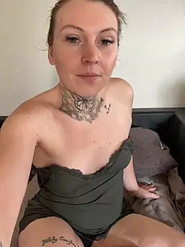 Serenaaa-str live sex cam