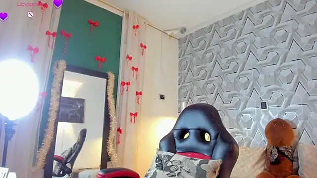 Sophiee_Hill's cam snapshot