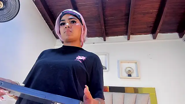 vahiolet_fuentes's cam snapshot