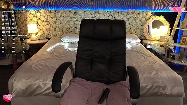 FoxyShy's cam snapshot