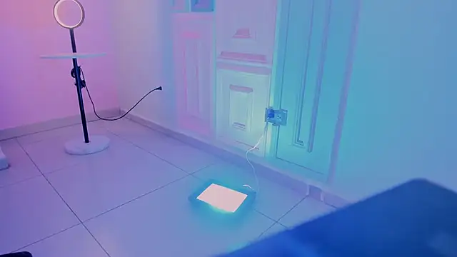 MaddisonLowe's cam snapshot