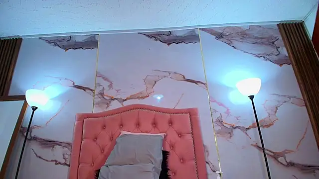 AlyaThompson's cam snapshot