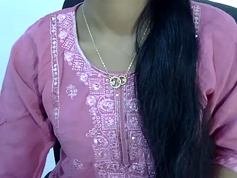 Khushi_v's cam snapshot