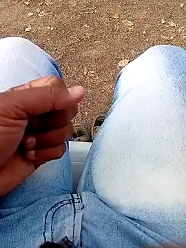 Horny-boyyy live sex cam