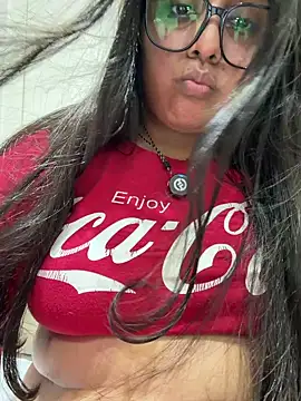 virginbrunette99's cam snapshot