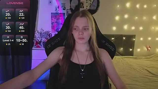 Luna_Navy's cam snapshot