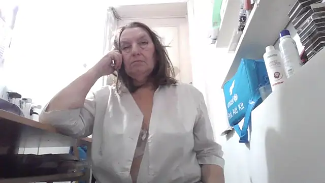 AnnaLive570's cam snapshot