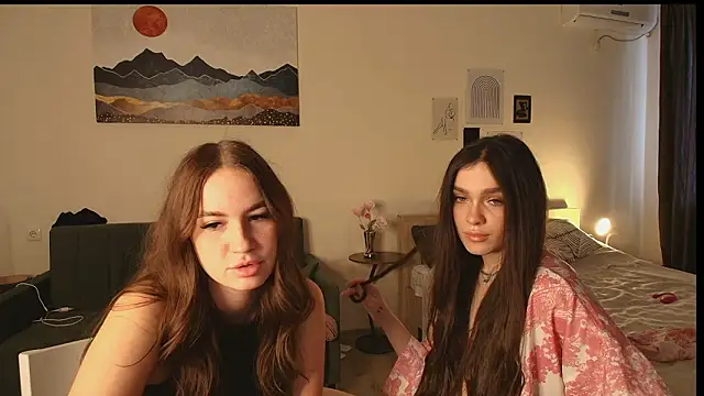 MayaGlow's cam snapshot