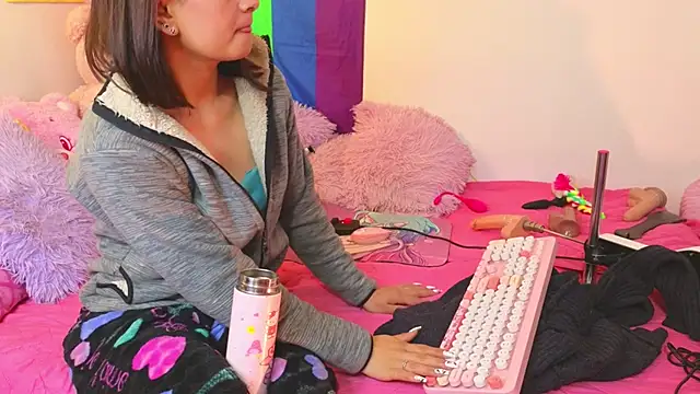 bella_thixx's cam snapshot