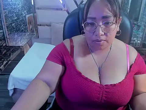 Shara_Oz's cam snapshot