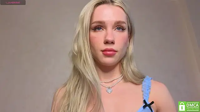 KittenFang live sex cam