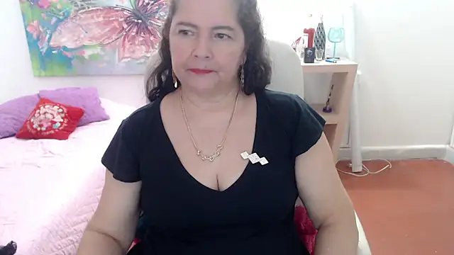 leonela_69's cam snapshot