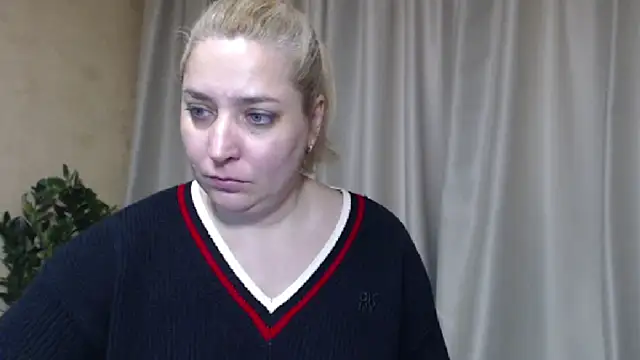 sweetpussy13's cam snapshot