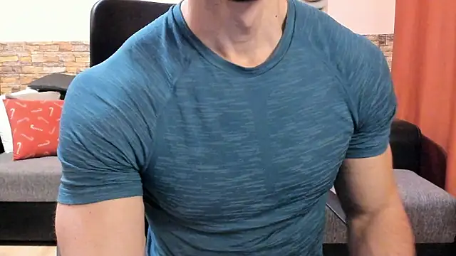 HotHunkTrainer live sex cam