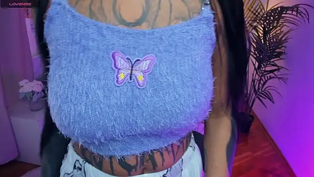 CharimgSabrina's cam snapshot