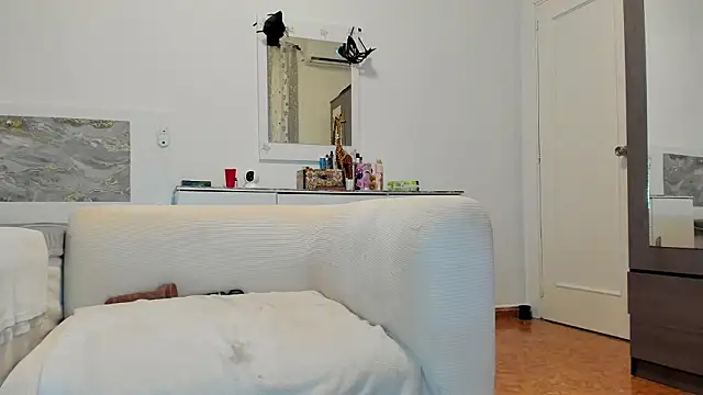 anisialuna_'s cam snapshot