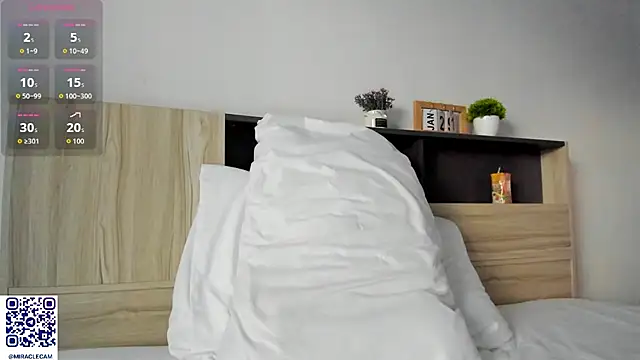 MiracleCam live sex cam