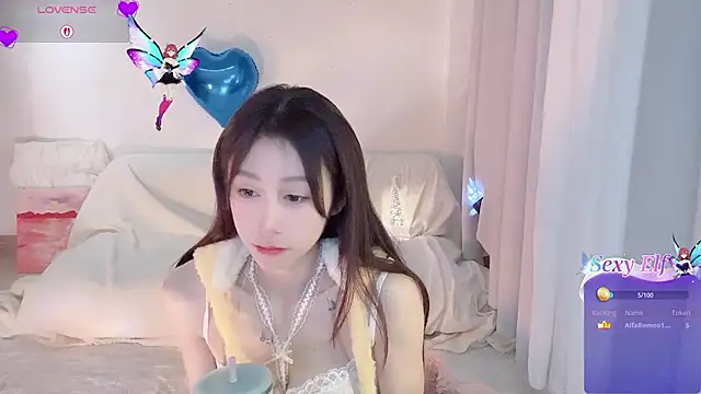 Fayebae_11's cam snapshot