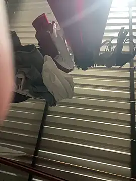 santyhotbi's cam snapshot