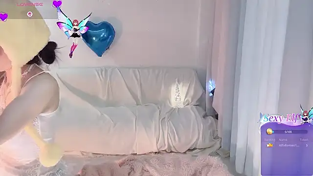 Fayebae_11's cam snapshot