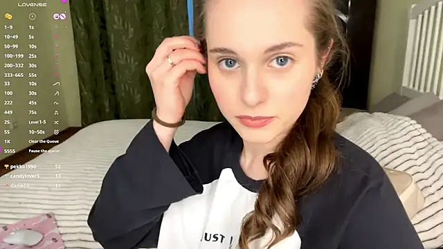 MiaBlanko's cam snapshot