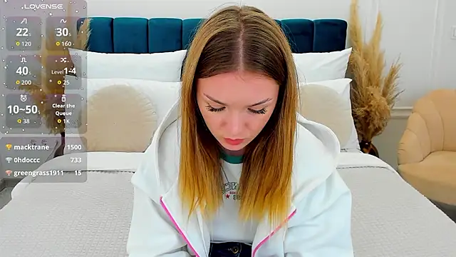 VirginOlly's cam snapshot