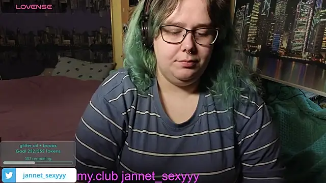 JannetPie's cam snapshot