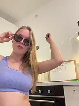 Little_Forest_ELF's cam snapshot