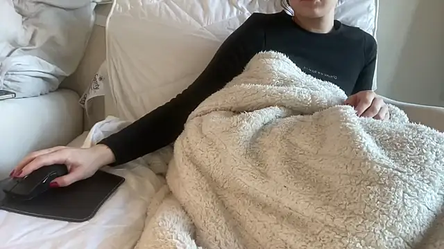 18yoteenvirgin's cam snapshot