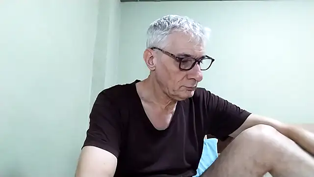 BIGUNCUTHARDCOCK live sex cam