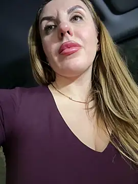 MilfNextDoor20 live sex cam