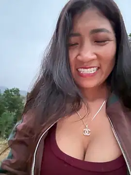 ThiHa003 live sex cam