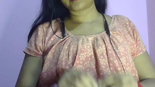 Pooja-suman's cam snapshot