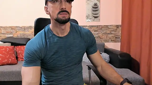 HotHunkTrainer's cam snapshot