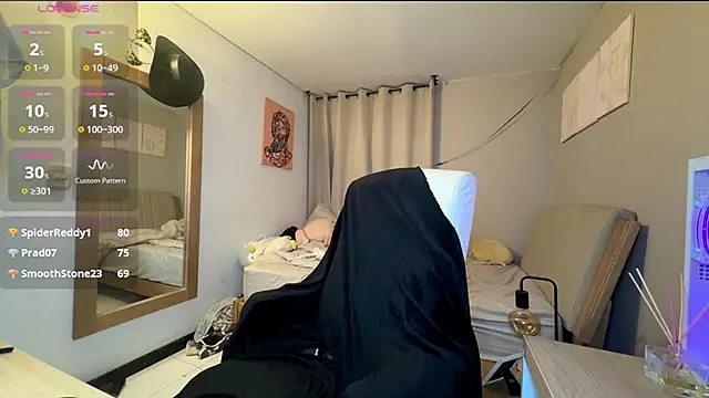 cloe_small's cam snapshot