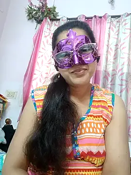 thanusi_2's cam snapshot