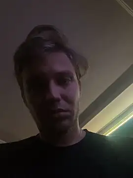 Elmonojojoi98's cam snapshot