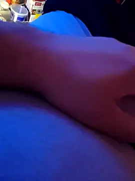 Gjvvjku's cam snapshot