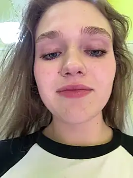 RussianWoman's cam snapshot