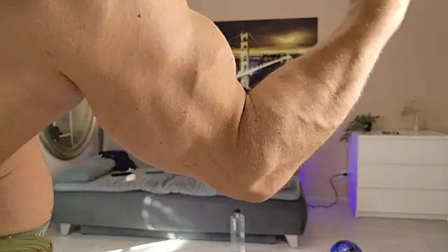 J0nMuscle's cam snapshot