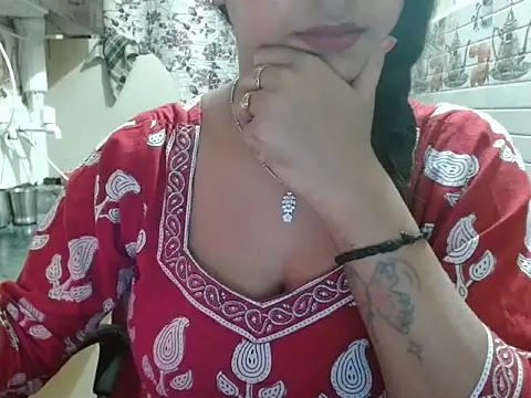 LovingPihu's cam snapshot