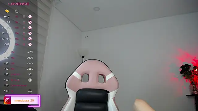 meedussa_20_'s cam snapshot