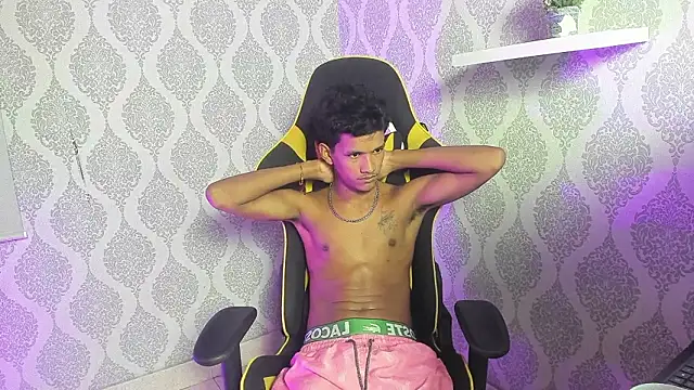 Boy_savoy's cam snapshot