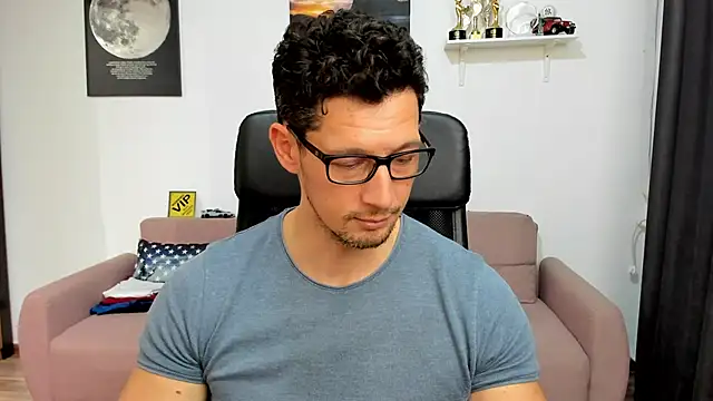 BrutusK08 live sex cam