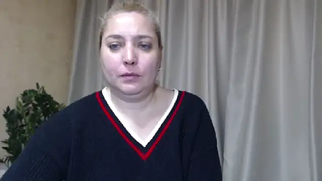 sweetpussy13's cam snapshot