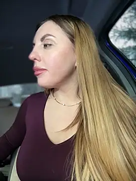 MilfNextDoor20's cam snapshot