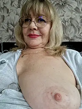 gentleblonde's cam snapshot