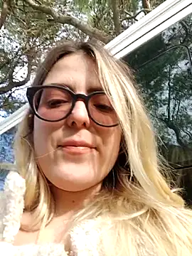 dolcehelena993 live sex cam